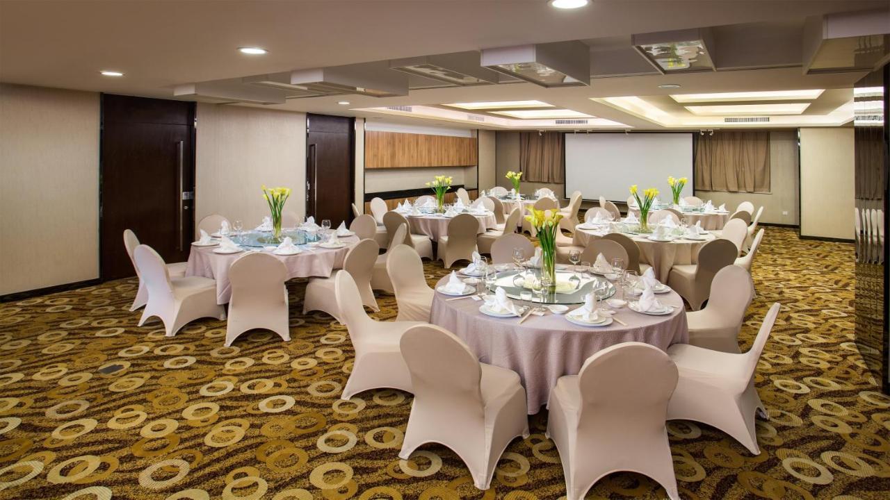 Holiday Inn City Centre Harbin Exterior photo