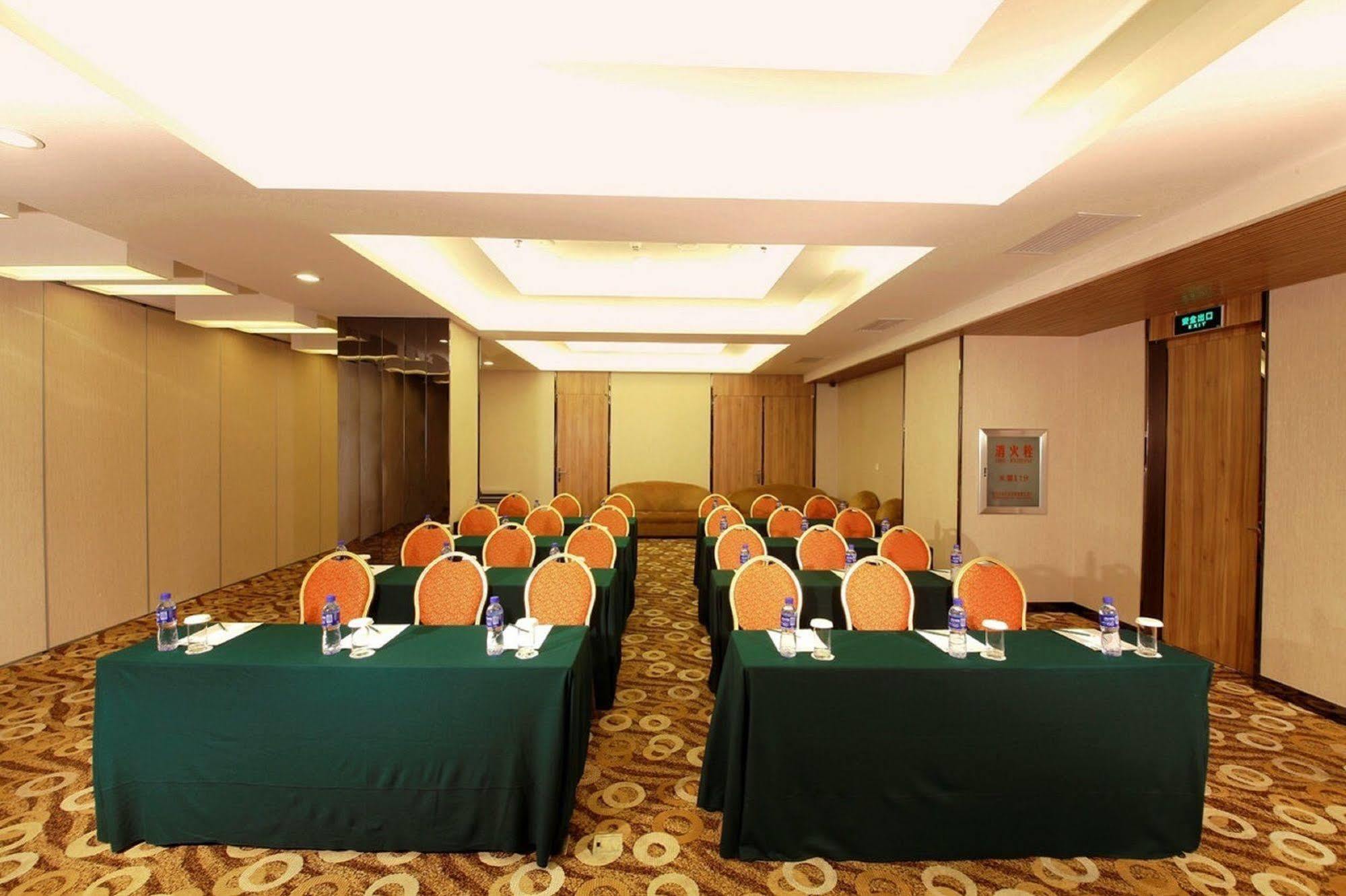 Holiday Inn City Centre Harbin Exterior photo