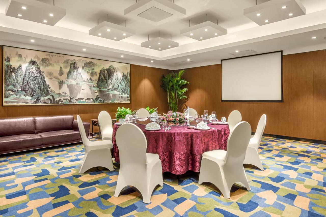 Holiday Inn City Centre Harbin Exterior photo